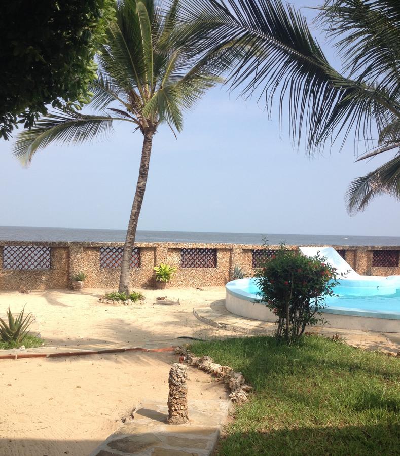 Silversands Beach Front Apartment With Ocean View Malindi Exterior foto